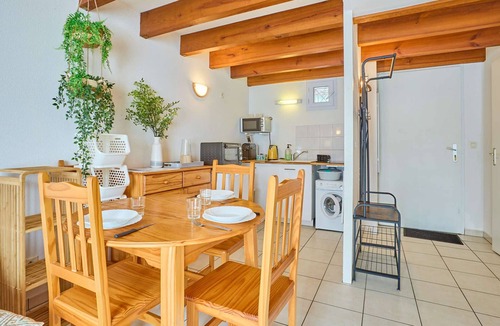 Barbotan-les-Thermes Apartment | Charming duplex with communal pool and pets allowed in Barbotan