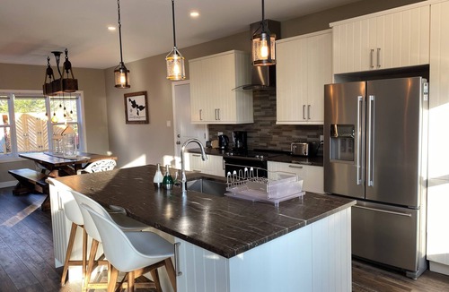 Rye Cottage | Charming Deer Lake Cottage for 1-4 Guests