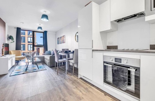 Bordesley Apartment | Charming Deritend Apartment With Full Access for Wheelchairs