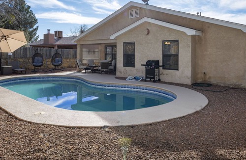 Mesilla Park House | Charming desert oasis- Conveniently located near NMSU, golf course, and highway.