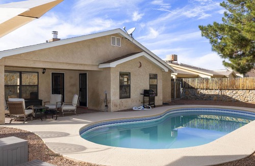 Mesilla Park House | Charming desert oasis- Conveniently located near NMSU, golf course, and highway.