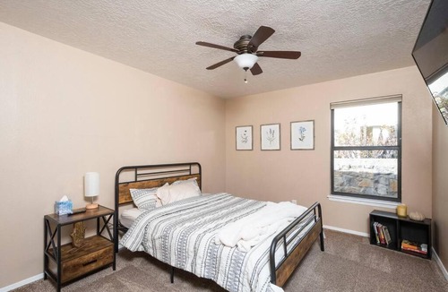 Mesilla Park House | Charming desert oasis with pool!