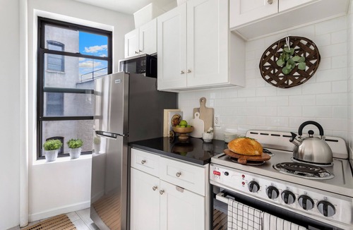 Harlem Apartment | Charming Designer 4-Bedroom Apartment, 10 Minutes to Times Square!