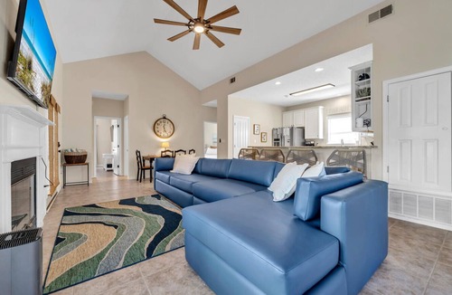 Crystal Shores House | Charming Destin Home | Yard, Pool & Beach Access