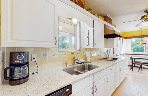 Fredericksburg House | Charming, dog-friendly home with patio, grill, & parking - close to town