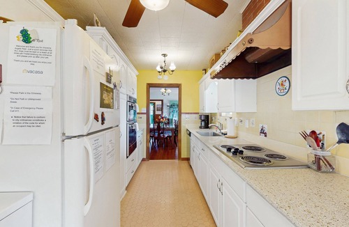 Fredericksburg House | Charming, dog-friendly home with patio, grill, & parking - close to town