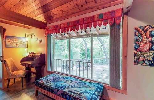 New Braunfels House | Charming dog-friendly home with expansive deck - near boat ramp & attractions
