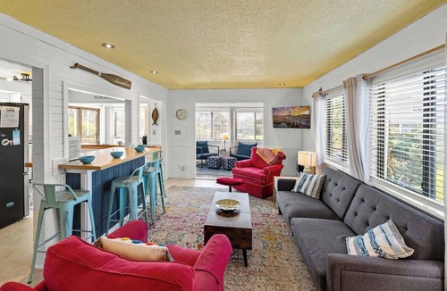 Avon Cottage | Charming dog-friendly cottage w/Hot Tub, Smart TVs, Community Pool & Pickleball