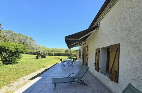 Lalinde Cottage | Charming Dordogne house with fireplace and enclosed garden