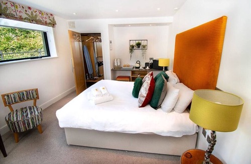 Penarth Hotel | Charming Double Room Courtyard View