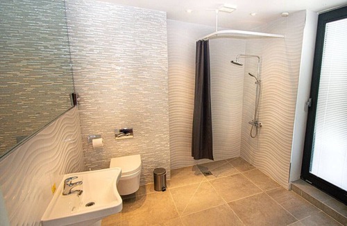 Penarth Hotel | Charming Double Room Courtyard View