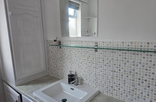 Failsworth House | Charming Double bedroom in New Moston