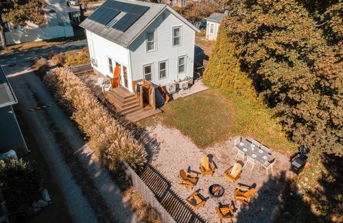 Wakefield-Peacedale House | Charming Downtown Wakefield Mill House