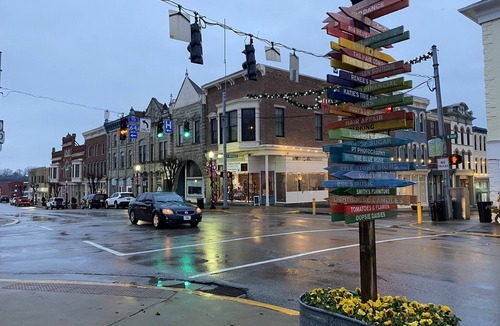 Mount Sterling Apartment | Charming Downtown Apartment