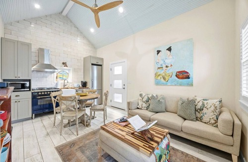 Rosedale House | Charming Downtown Casita