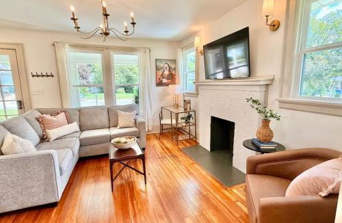 Southwest Raleigh House | Charming Downtown Family Home with Fenced Yard