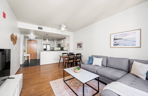 East Village Apartment | Charming Downtown Getaway W/Free Parking, Gym, & WiFi