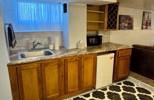 Casper House | Charming Downtown Retreat