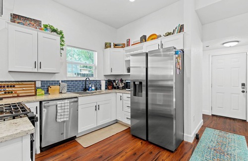 Denver Heights House | Charming Downtown SAT Retreat | Pearl & River Walk