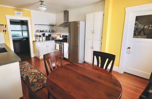 River Terrace House | Charming Downtown SPA/GYM Craftsman Bungalow