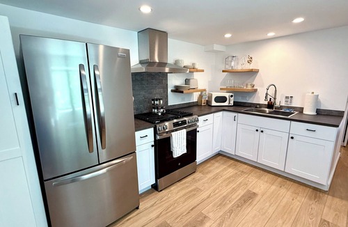 St. Helena Apartment | Charming Downtown St. Helena Apartment with WiFi and AC!