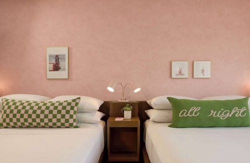 Red River Cultural District Hotel | Charming Downtown Stay | Sightseeing. Pool
