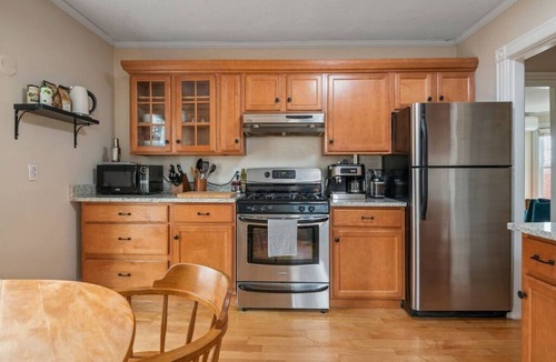Parkside Apartment | Charming Downtown West End 2BR