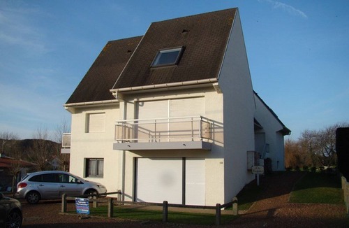 Stella-Plage Apartment | Charming Duplex for 4 near Beach & Shops in Stella-Plage