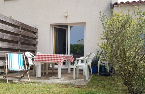 Dolus-d'Oleron Apartment | Charming duplex in quiet residence with swimming pool