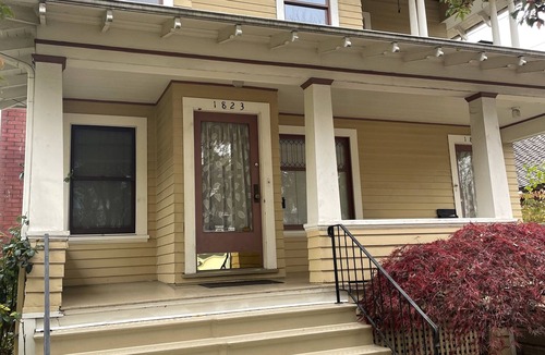 Irvington Apartment | Charming Duplex /Great Central Location in Desired Irvington