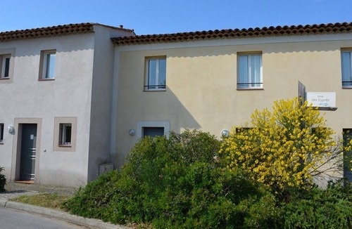 Rouret House | Charming Duplex House for 6 with Terrace, WiFi, Pet-Friendly - Grospierres