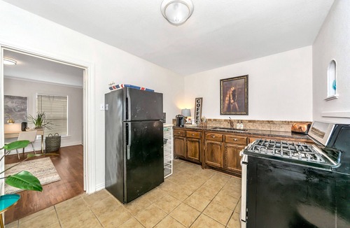 Dallas House | Charming Duplex in Popular Oak Lawn