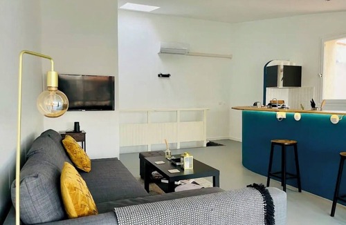 Quartier du Panier Apartment | Charming Duplex Panier - Panoramic terrace & sea view