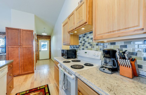 Driggs Cottage | Charming Duplex w/Patio: 12 Mi to Grand Targhee!