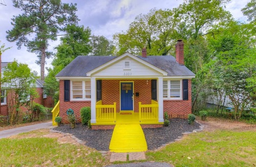 Earlewood House | Charming Earlewood Cottage - Minutes from Downtown