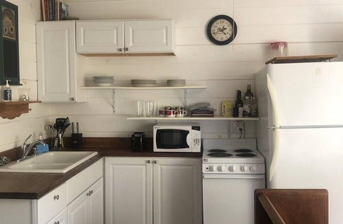 East Dorset Apartment | Charming East Dorset Getaway