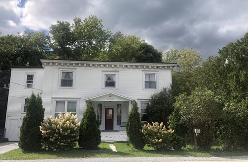 East Dorset Apartment | Charming East Dorset Getaway