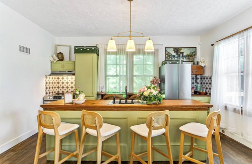 Edwardsville House | Charming Edwardsville Home: Walk to Downtown!