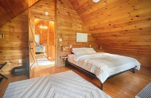 Mount Marion Cabin | Charming Element Cabin. Pet-Friendly!