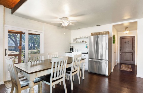 Enchanted Oaks House | Charming Enchanted Oaks lakefront 4-bedroom house. Direct lake access w/dock!