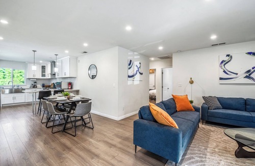 Encino House | Charming Encino Retreat w/Pool