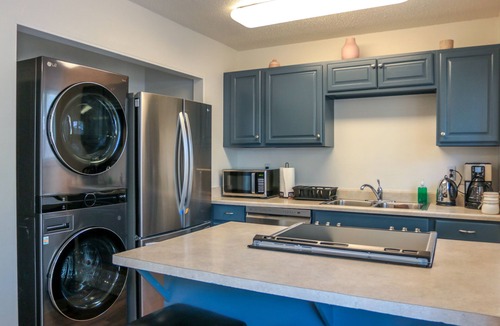 South Tabor House | 🔹Charming Entire House + Parking🔹