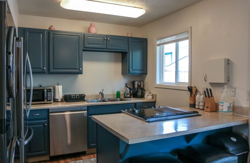 South Tabor House | 🔹Charming Entire House + Parking🔹