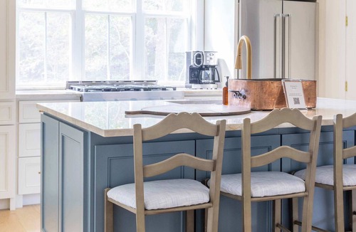 Round Top House | Charming Escape | Iris | 5 Mins to Round Top
