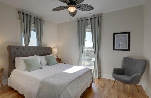 Hannibal House | Charming Escape - Private Hot Tub!