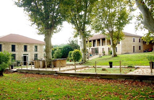 Castera-Verduzan House | Charming estate with swimming pool - Group gîte for 15 people.