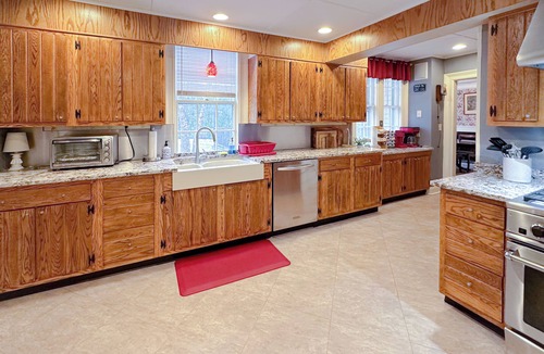 Norwichtown House | Charming estate on Norwich Green, near casinos