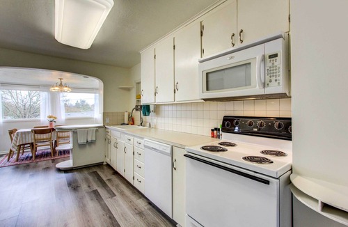 Western House | Charming Eugene Vacation Rental - 3 Mi to Downtown