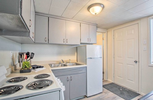 Evanston Cabin | Charming Evanston A-Frame: Dog Friendly!