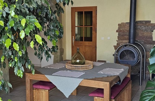 Nantoin House | Charming family home with jacuzzi, multi-sports pitch and gym
